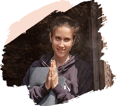 Eva Schwab ist Yogalehrerin bei Oum
