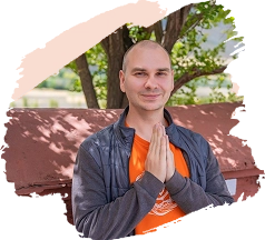 Konstantin Stenin ist Yogalehrer bei Oum
