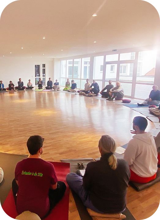Mehr Achtsamkeit mit dem Meditationsretreat in Bad Meinberg mit Oum